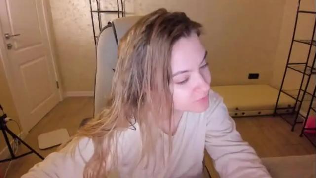 Thumbnail 1, fluffyyummybuns's Stream at Chaturbate, 2 months ago