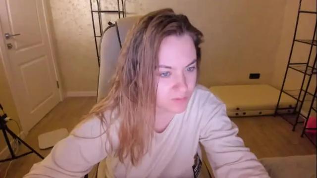 Image 2 of fluffyyummybuns Stream on Chaturbate on 2 months ago