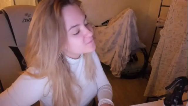 Image 12 of fluffyyummybuns Stream on Chaturbate on 2 months ago