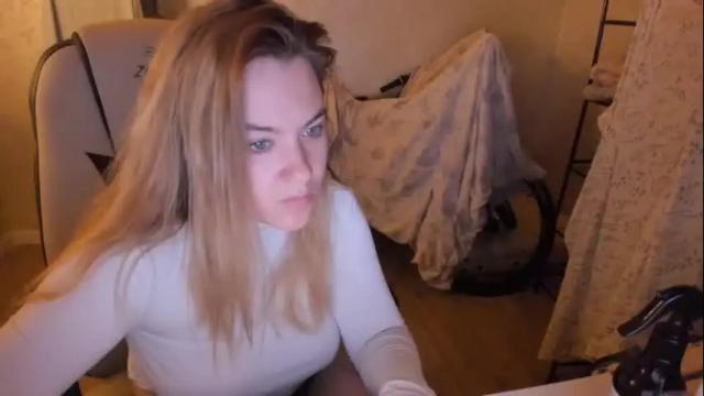 Thumbnail 3, fluffyyummybuns's Stream at Chaturbate, 2 months ago