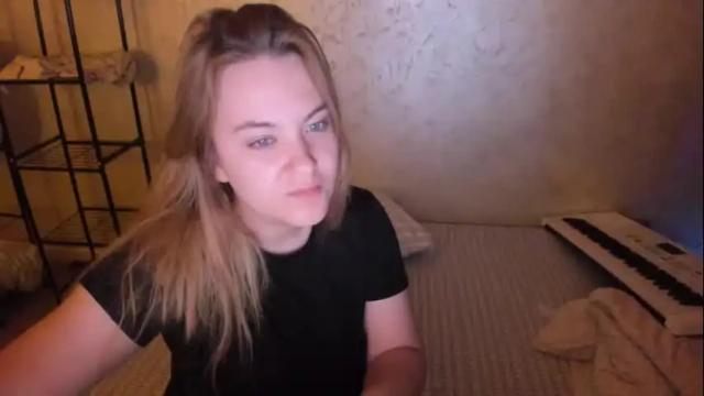 Image 3 of fluffyyummybuns Stream on Chaturbate on 1 month ago