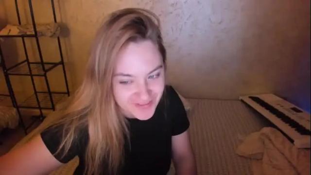 Thumbnail 2, fluffyyummybuns's Stream at Chaturbate, 1 month ago