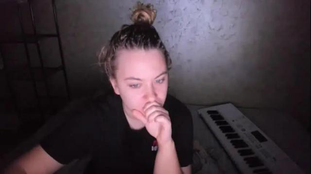 Image 10 of fluffyyummybuns Stream on Chaturbate on 1 month ago