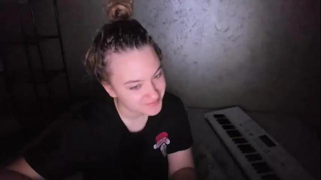 Thumbnail 2, fluffyyummybuns's Stream at Chaturbate, 1 month ago