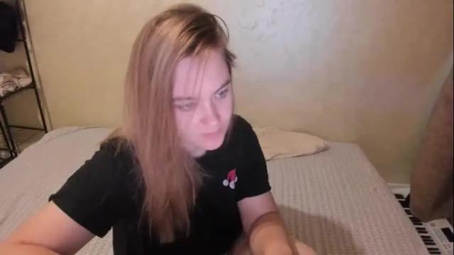 Image 3 of fluffyyummybuns Stream on Chaturbate on 1 month ago