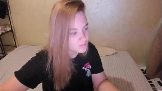 Image 6 of fluffyyummybuns Stream on Chaturbate on 1 month ago