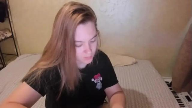 Image 7 of fluffyyummybuns Stream on Chaturbate on 1 month ago