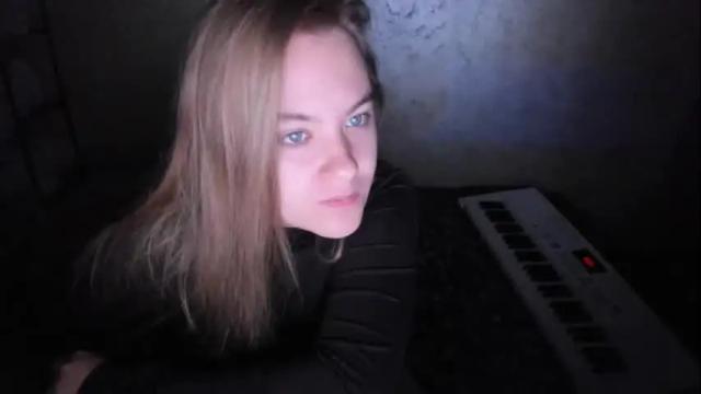 Image 2 of fluffyyummybuns Stream on Chaturbate on 1 month ago