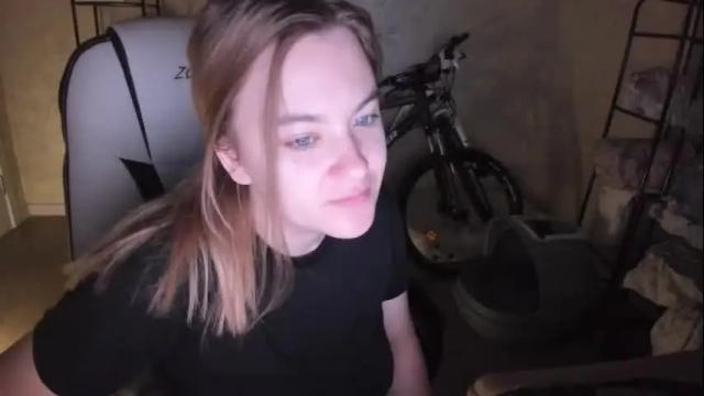 Thumbnail 1, fluffyyummybuns's Stream at Chaturbate, 1 month ago