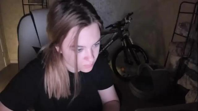 Image 4 of fluffyyummybuns Stream on Chaturbate on 1 month ago