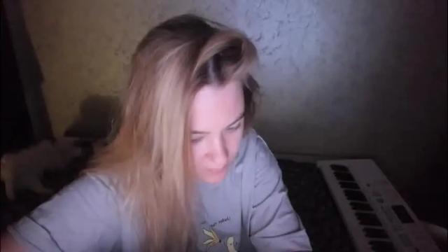 Image 12 of fluffyyummybuns Stream on Chaturbate on 6 days ago