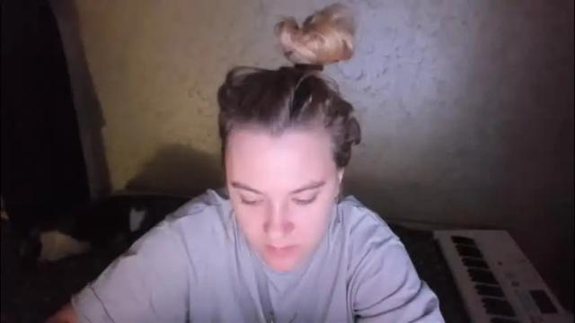 Image 2 of fluffyyummybuns Stream on Chaturbate on 6 days ago