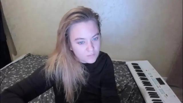 Image 2 of fluffyyummybuns Stream on Chaturbate on 3 days ago