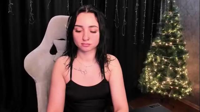 Image 2 of flufyfoxx Stream on Chaturbate on 21 days ago