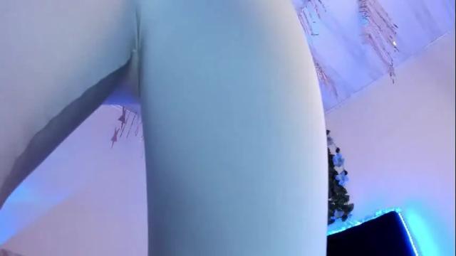 Image 3 of flylia_ Stream on Chaturbate on 10 days ago