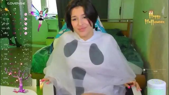 Image 2 of folinskaayaa Stream on Chaturbate on 6 days ago