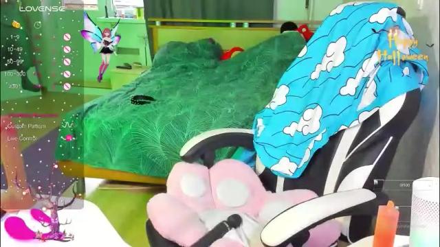 Image 2 of folinskaayaa Stream on Chaturbate on 2 months ago