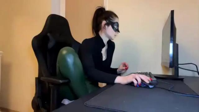 Image 6 of footgoddesslora Stream on Chaturbate on 16 months ago