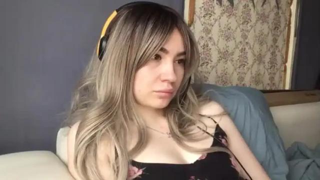 Image 5 of fourtunet Stream on Chaturbate on 19 months ago