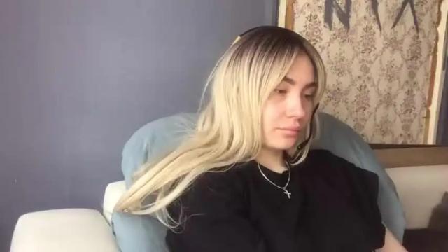 Image 7 of fourtunet Stream on Chaturbate on 19 months ago