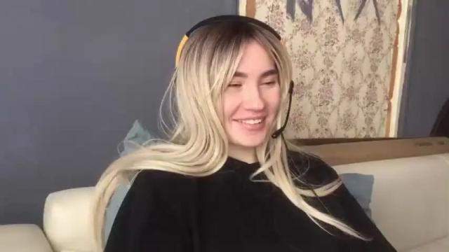 Image 5 of fourtunet Stream on Chaturbate on 19 months ago