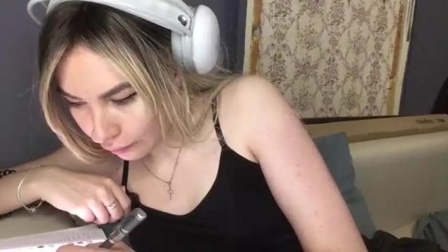 Image 3 of fourtunet Stream on Chaturbate on 9 months ago