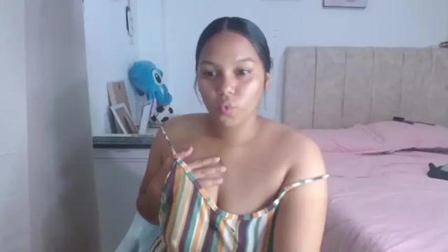 Image 6 of fox_chiara Stream on Chaturbate on 15 months ago