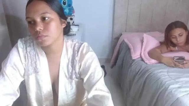 Image 11 of fox_chiara Stream on Chaturbate on 15 months ago