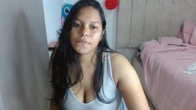 Image 10 of fox_chiara Stream on Chaturbate on 14 months ago