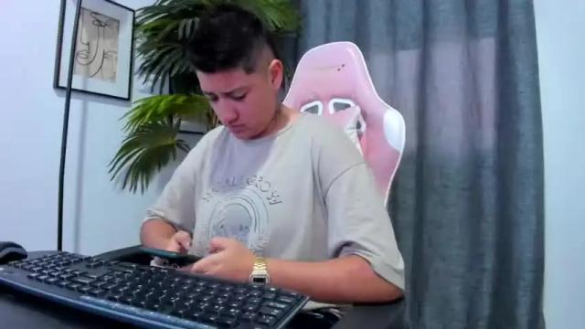 Thumbnail 1, foxcondefensis's Stream at Chaturbate, 15 months ago
