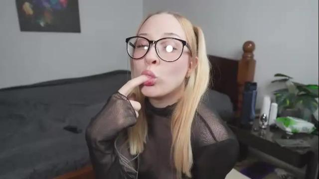 Image 6 of foxeslovefoxes Stream on Chaturbate on 1 month ago