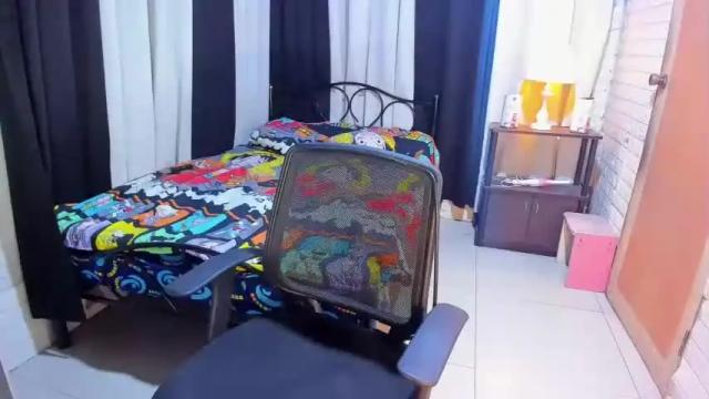 Image 7 of foxie_xx Stream on Chaturbate on 15 months ago