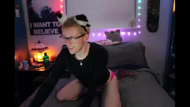 Image 6 of foxisonline Stream on Chaturbate on 19 months ago