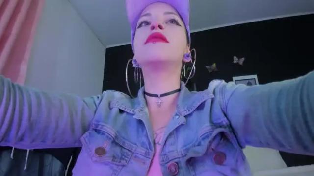 Image 11 of foxlola Stream on Chaturbate on 16 months ago