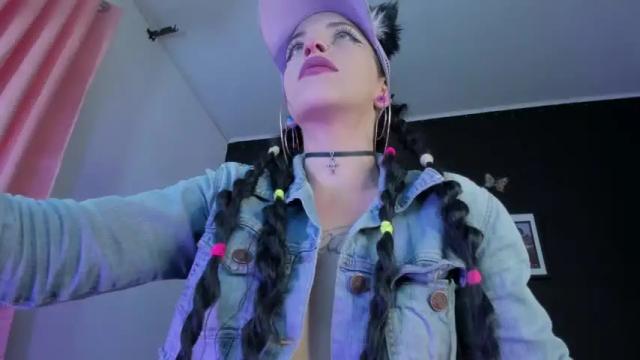 Image 4 of foxlola Stream on Chaturbate on 15 months ago