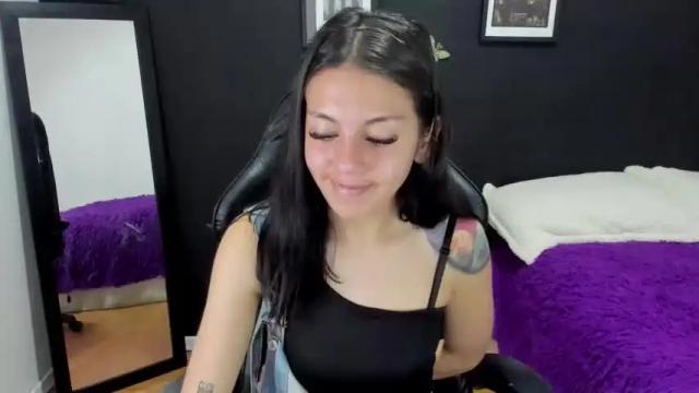 Image 7 of foxlola Stream on Chaturbate on 14 months ago
