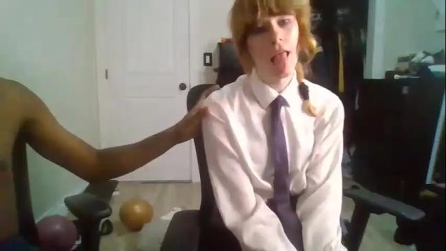 Image 4 of foxxyred_x3 Stream on Chaturbate on 18 months ago