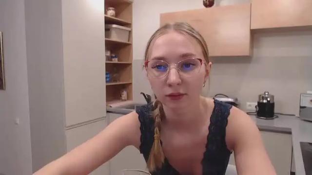 Image 4 of foxy0990 Stream on Chaturbate on 15 months ago