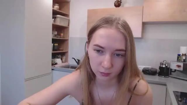 Image 4 of foxy0990 Stream on Chaturbate on 13 months ago