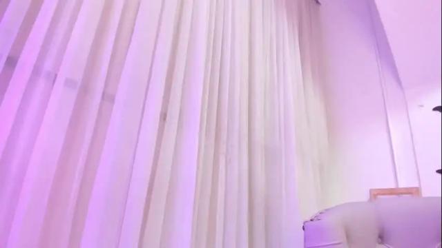 Image 11 of foxy200__ Stream on Chaturbate on 27 days ago