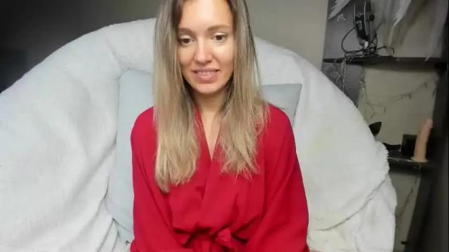 Image 10 of foxy_blond Stream on Chaturbate on 11 days ago