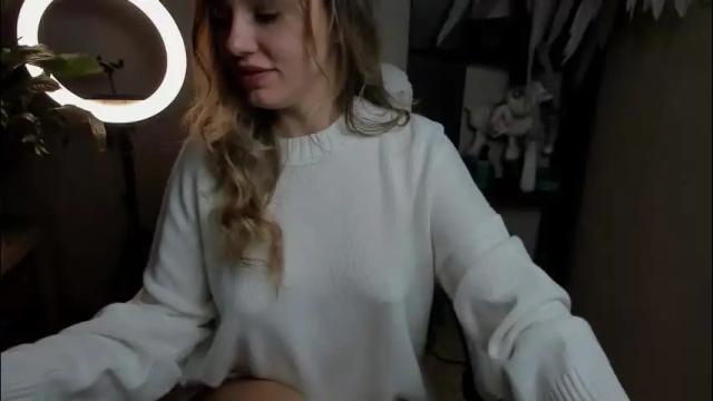 Image 7 of foxy_blond Stream on Chaturbate on 1 month ago