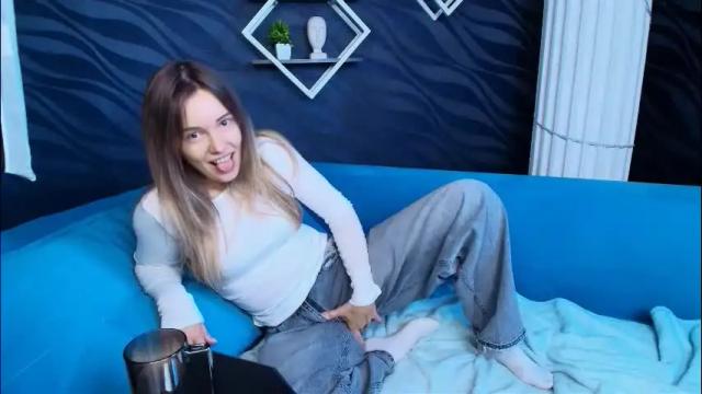 Image 7 of foxy_blond Stream on Chaturbate on 12 days ago