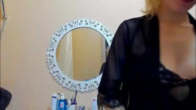 Image 6 of foxy_blond Stream on Chaturbate on 5 days ago
