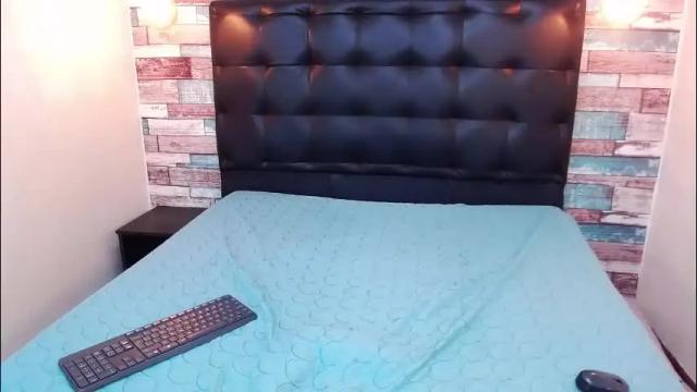 Image 11 of foxy_ella Stream on Chaturbate on 2 months ago