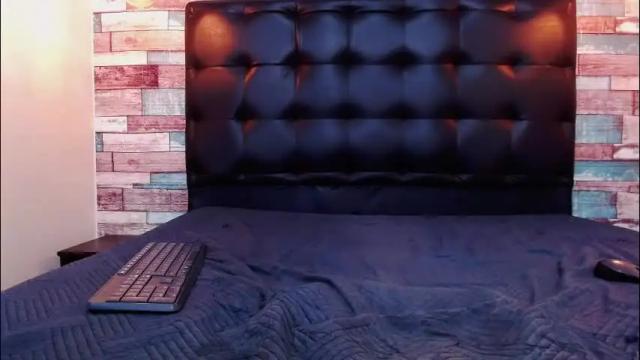 Image 10 of foxy_ella Stream on Chaturbate on 1 month ago