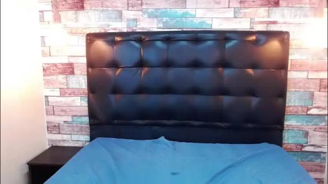 Image 2 of foxy_ella Stream on Chaturbate on 1 month ago