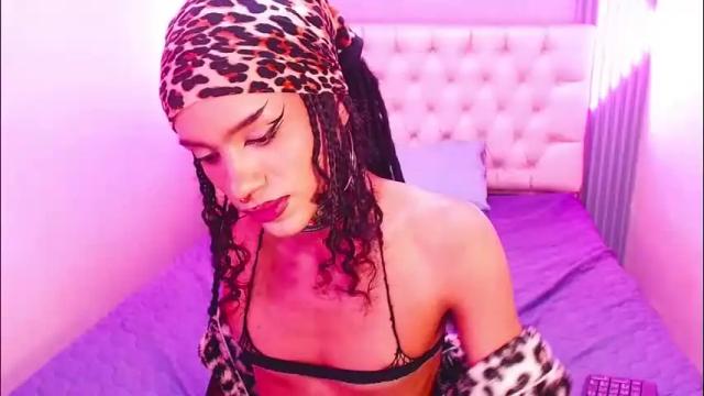 Image 6 of foxy_ella Stream on Chaturbate on 25 days ago