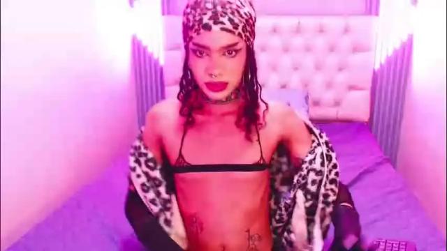 Image 7 of foxy_ella Stream on Chaturbate on 25 days ago