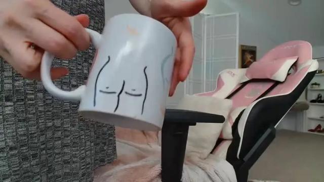 Image 4 of foxy_gamer Stream on Chaturbate on 1 month ago